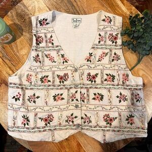 Vintage Tantrum’s floral cottage core grandma core cream vest SZ 2X